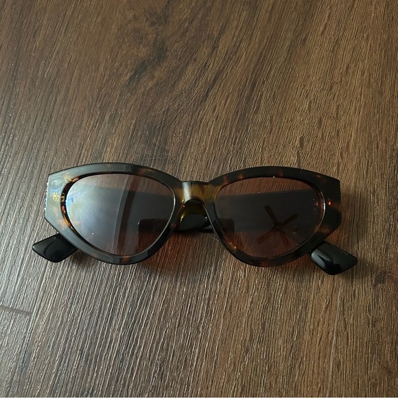 Brown Cat Eyes Tinted Sunglasses OS - Picture 1 of 6